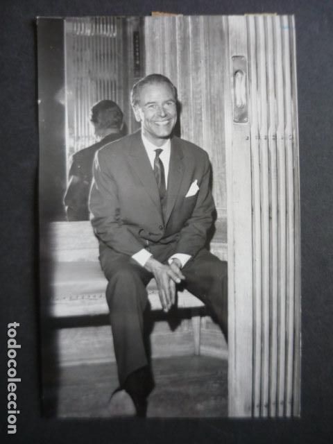 Cine: O. W. FISHER ACTOR EN MADRID ANTIGUA FOTOGRAFIA ORIGINAL 18 X 12 CM