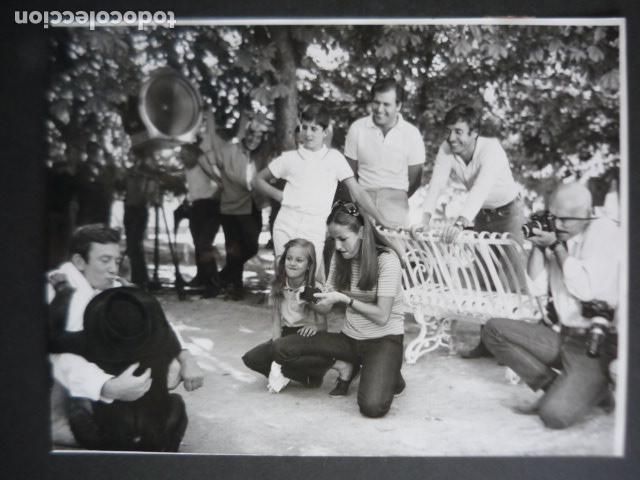 Cine: ALBERT FINNEY ACTOR EN MADRID PELICULA BUSCANDO A PICASSO ANTIGUA FOTOGRAFIA ORIGINAL 18 X 24 CM