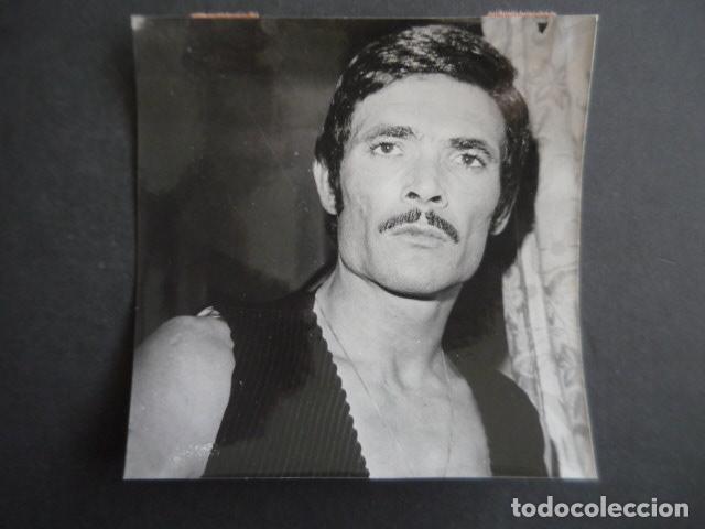 Cinema: CARLOS BRAVO ACTOR ANTIGUA FOTOGRAFIA ORIGINAL 14 X 14 CM