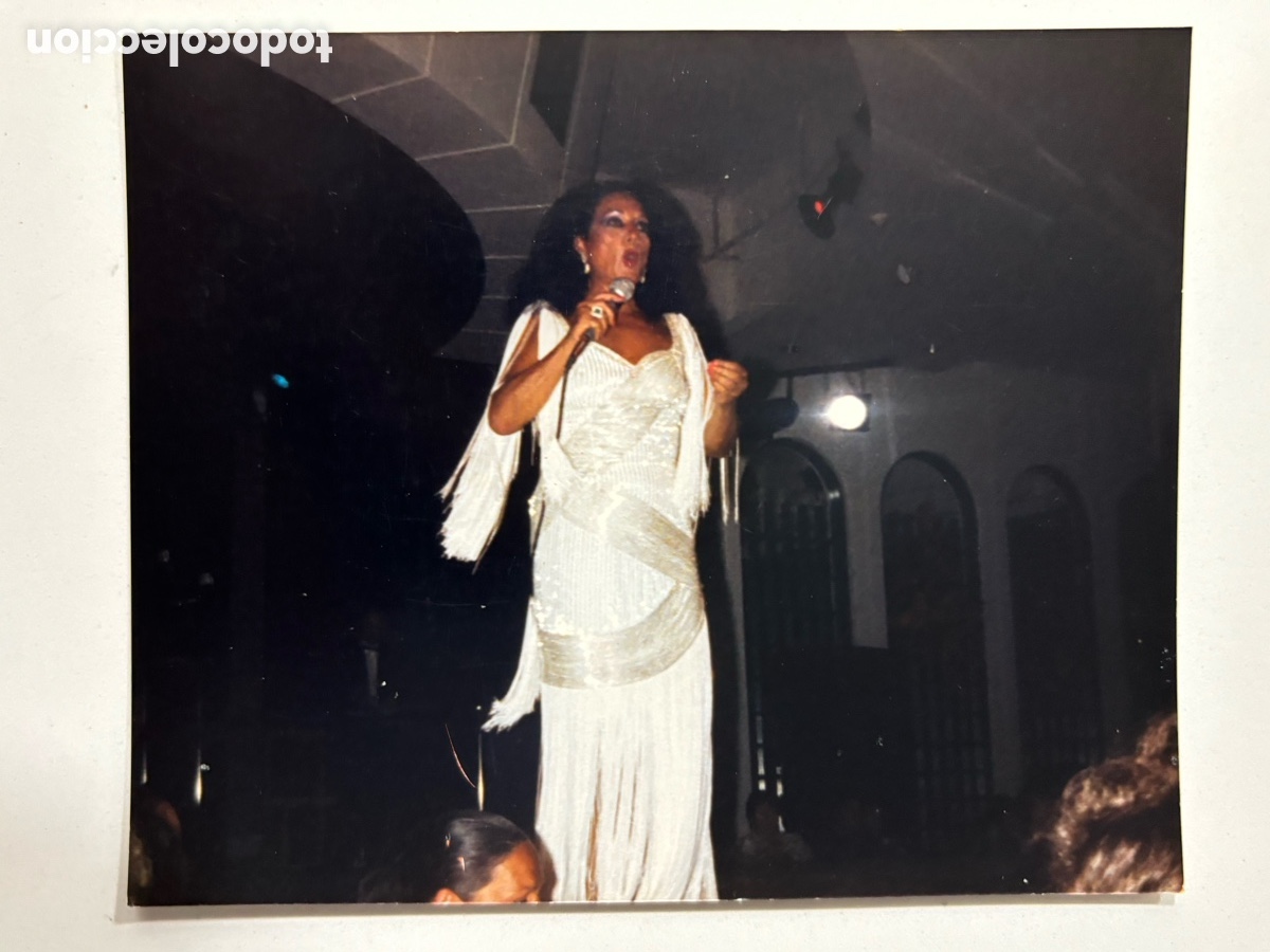 Cine: Foto original de Lola Flores en una actuaci&oacute;n M