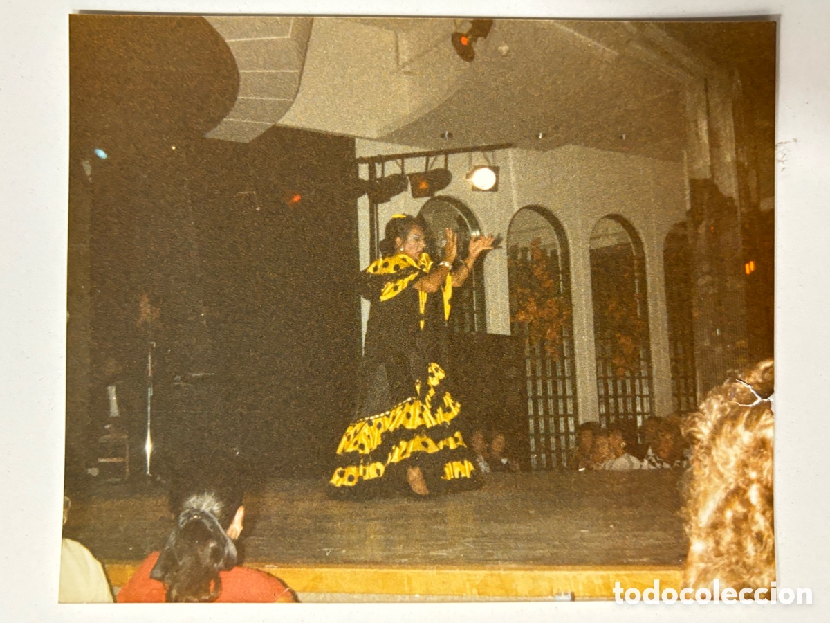 Cine: Foto original de Lola Flores en una actuaci&oacute;n M
