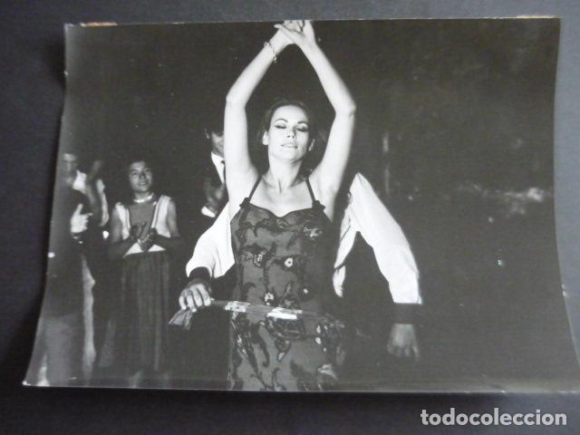 Cinema: CLAUDINE AUGER ACTRIZ ANTIGUA FOTOGRAFIA ORIGINAL 18 X 24 CM