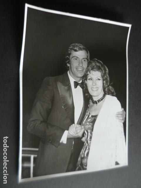 Cinema: CHARO SORIANO ACTRIZ CON SIMON ANDREU ANTIGUA FOTOGRAFIA ORIGINAL 18 X 24 CM