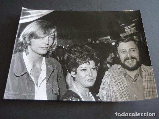 Cin&eacute;ma: CHRIS MITCHUM ACTOR CON PILAR CANSINO Y ELOY DE LA IGLESIA ANTIGUA FOTOGRAFIA ORIGINAL 18 X 24 CM