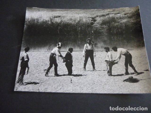 Cinema: PACO RABAL ACTOR EN LLANTO POR UN BANDIDO ANTIGUA FOTOGRAFIA ORIGINAL 18 X 24 CM
