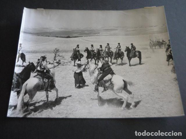 Cinema: FRANCISCO RABAL ACTOR EN LLANTO POR UN BANDIDO ANTIGUA FOTOGRAFIA ORIGINAL 18 X 24 CM
