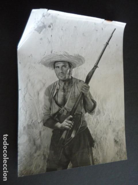 Cinema: PACO RABAL ACTOR EN LLANTO POR UN BANDIDO ANTIGUA FOTOGRAFIA ORIGINAL 18 X 24 CM