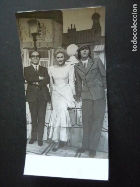 Cinema: MONCHO FERRER ACTOR CON BEATRIZ SAVONNE ANTIGUA FOTOGRAFIA ORIGINAL 12 X 23 CM