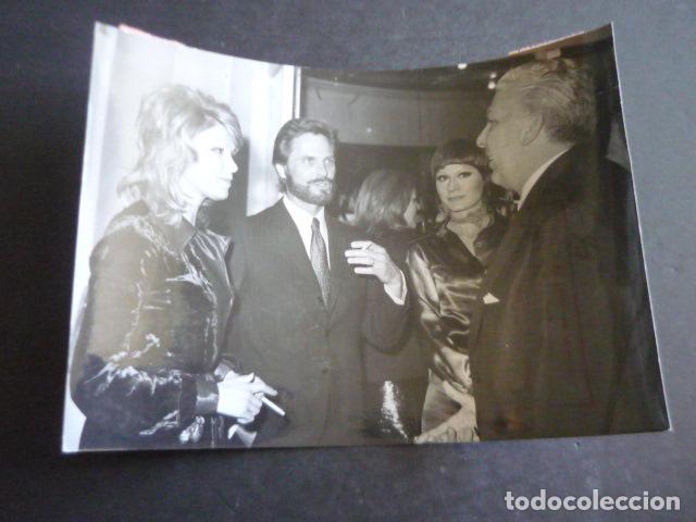 Cinema: CRAIG HILL ACTOR CON TERESA GIMPERA ACTRIZ ANTIGUA FOTOGRAFIA ORIGINAL 18 X 13 CM