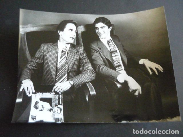 Cinema: CRAIG HILL ACTOR CON MARCO GIMPERA ANTIGUA FOTOGRAFIA ORIGINAL 18 X 24 CM