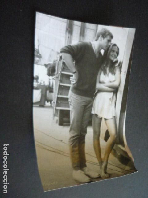 Cinema: LEIGH TAYLOR YOUNG ACTRIZ ANTIGUA FOTOGRAFIA ORIGINAL 13 X 22 CM