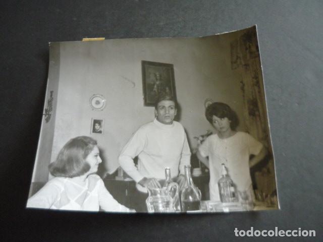 Cine: IRAN EORY ACTRIZ CON PEPE RUBIO Y MARIA JOSE GOYANES ANTIGUA FOTOGRAFIA ORIGINAL 16 X 12 CM