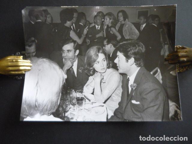 Cinema: IRAN EORY ACTRIZ CON VICENTE PARRA ANTIGUA FOTOGRAFIA ORIGINAL 18 X 24 CM