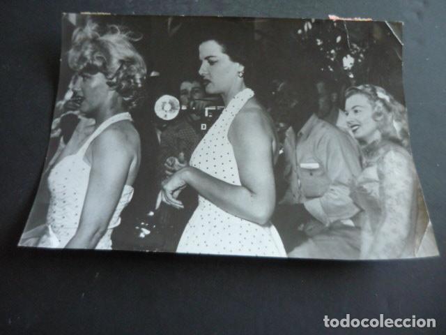 Cin&eacute;ma: SYRA MARTI ACTRIZ CON MARYLIN MONROE ANTIGUA FOTOGRAFIA ORIGINAL 15 X 21 CM