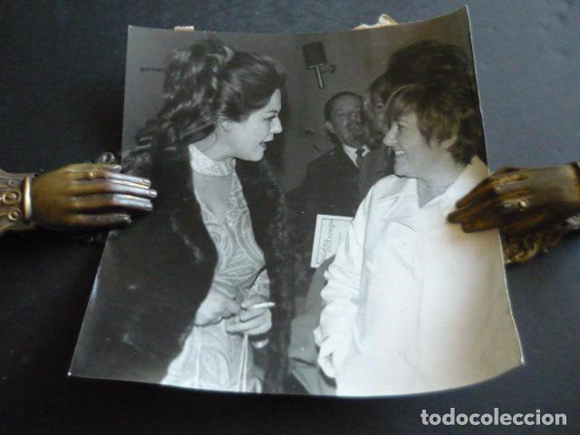 Cine: EMMA PENELLA ACTRIZ CON LALY SOLDEVILLA ANTIGUA FOTOGRAFIA ORIGINAL 15,5 X 16,5 CM