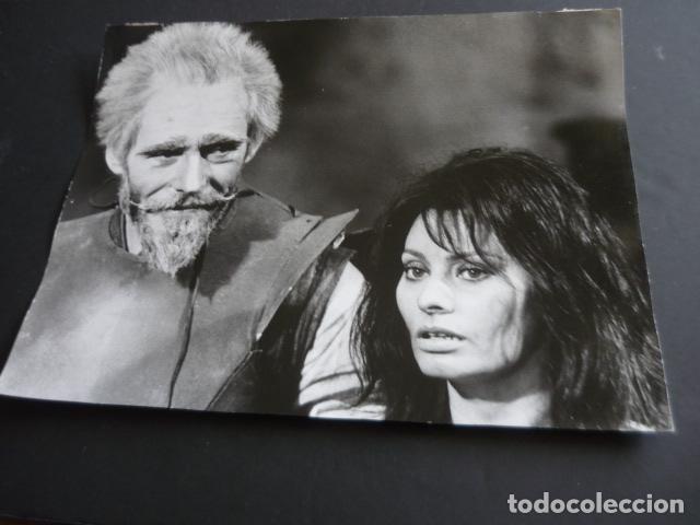 Cinema: PELICULA EL HOMBRE DE LA MANCHA PETER O&acute;TOOLE Y SOFIA LOREN ANTIGUA FOTOGRAFIA ORIGINAL 20 X 26 CM
