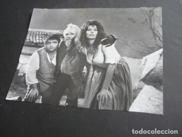 Cine: PELICULA EL HOMBRE DE LA MANCHA PETER O&acute;TOOLE Y SOFIA LOREN ANTIGUA FOTOGRAFIA ORIGINAL 18 X 24 CM