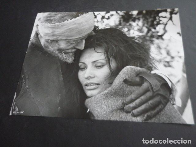 Cine: PELICULA EL HOMBRE DE LA MANCHA PETER O&acute;TOOLE Y SOFIA LOREN ANTIGUA FOTOGRAFIA ORIGINAL 18 X 24 CM