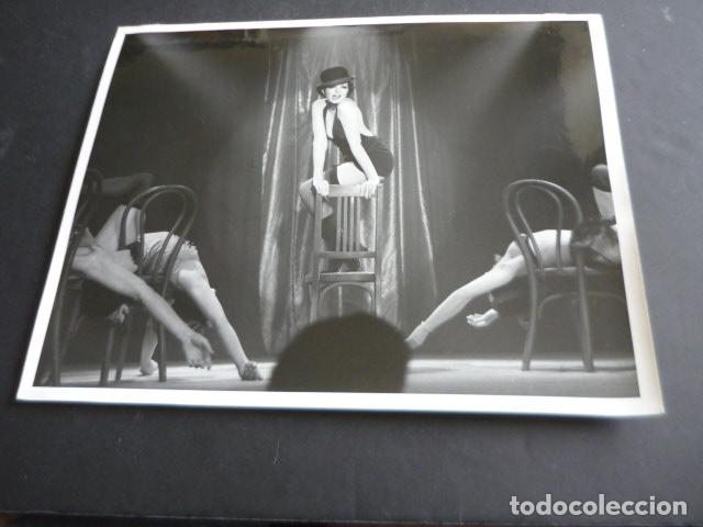 Cin&eacute;ma: LIZA MINNELLI ACTRIZ EN LA PELICULA CABARET ANTIGUA FOTOGRAFIA ORIGINAL 20 X 26 CM