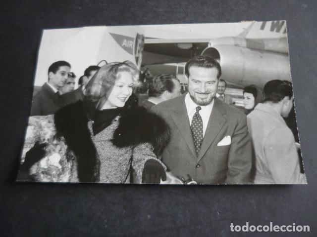 Cin&eacute;ma: VIRGINIA MAYO ACTRIZ CON CONRADO SAN MARTIN ANTIGUA FOTOGRAFIA ORIGINAL 12 X 18 CM