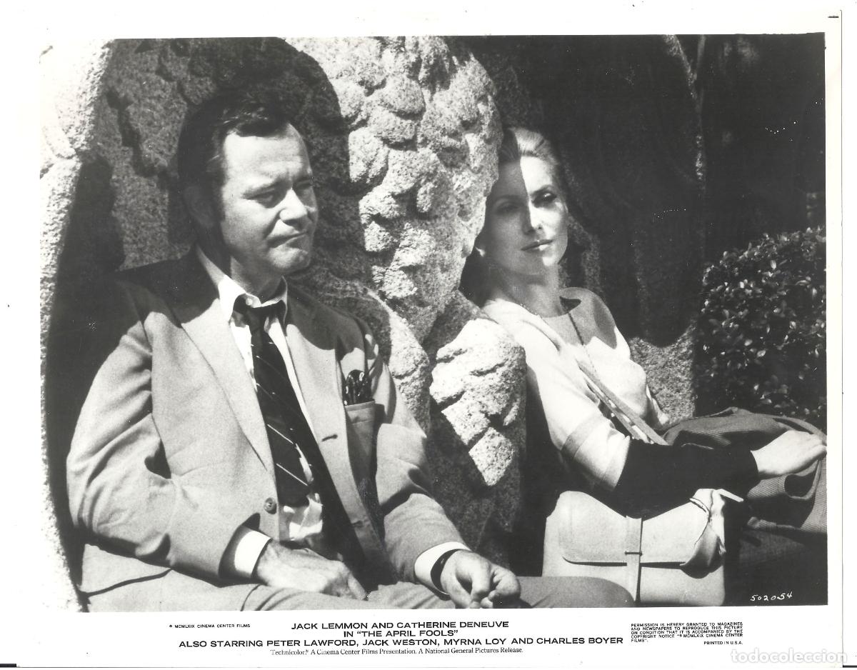 Cine: F37650 CATHERINE DENEUVE JACK LEMMON LOCOS DE ABRIL FOTO B/N ORIGINAL AMERICANA