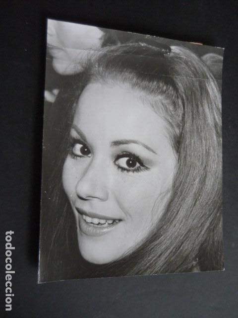 Kino: CLAUDINE AUGER ANTIGUA FOTOGRAFIA ORIGINAL 24 X 18 CM