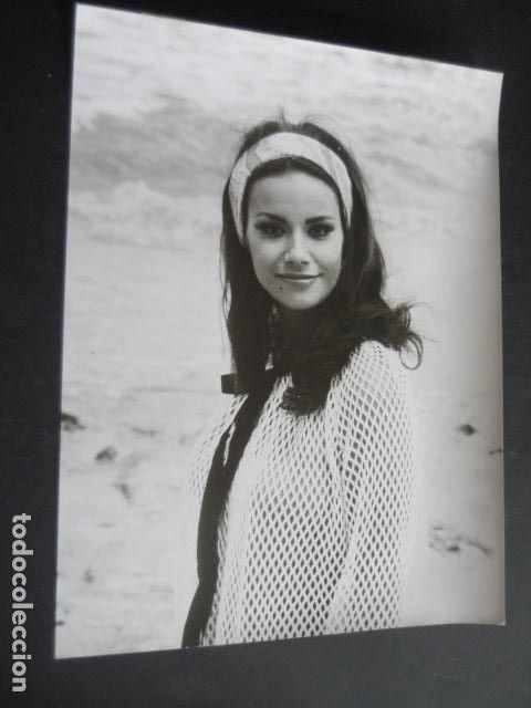 Kino: CLAUDINE AUGER ANTIGUA FOTOGRAFIA ORIGINAL 24 X 18 CM