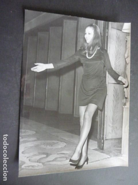 Cinema: CLAUDINE AUGER ANTIGUA FOTOGRAFIA ORIGINAL 18 X 24 CM