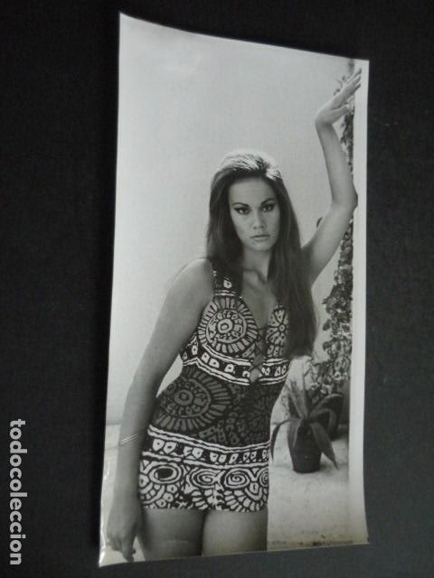 Cinema: CLAUDINE AUGER ANTIGUA FOTOGRAFIA ORIGINAL 12 X 24 CM