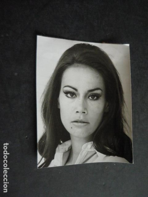 Cinema: CLAUDINE AUGER ACTRIZ ANTIGUA FOTOGRAFIA ORIGINAL 7 X 9 CM
