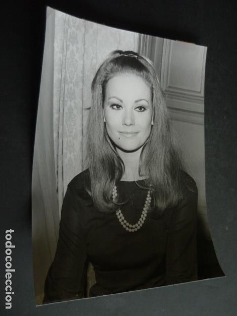 Cinema: CLAUDINE AUGER ACTRIZ ANTIGUA FOTOGRAFIA ORIGINAL 24 X 18 CM