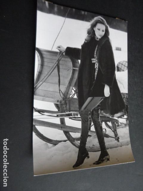 Cinema: CLAUDINE AUGER ACTRIZ ANTIGUA FOTOGRAFIA ORIGINAL 24 X 18 CM