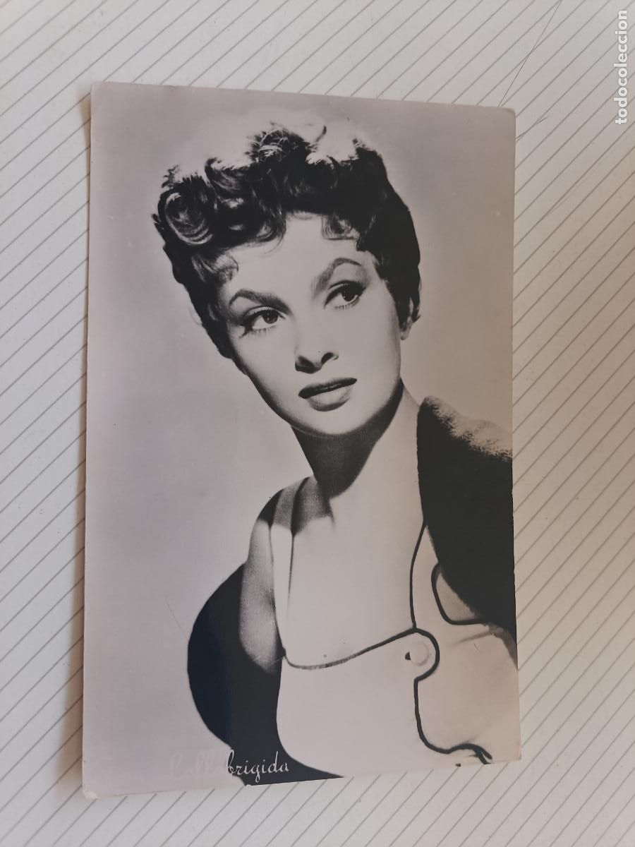 Cin&eacute;ma: Gina Lollobrigida, postal de cine antigua