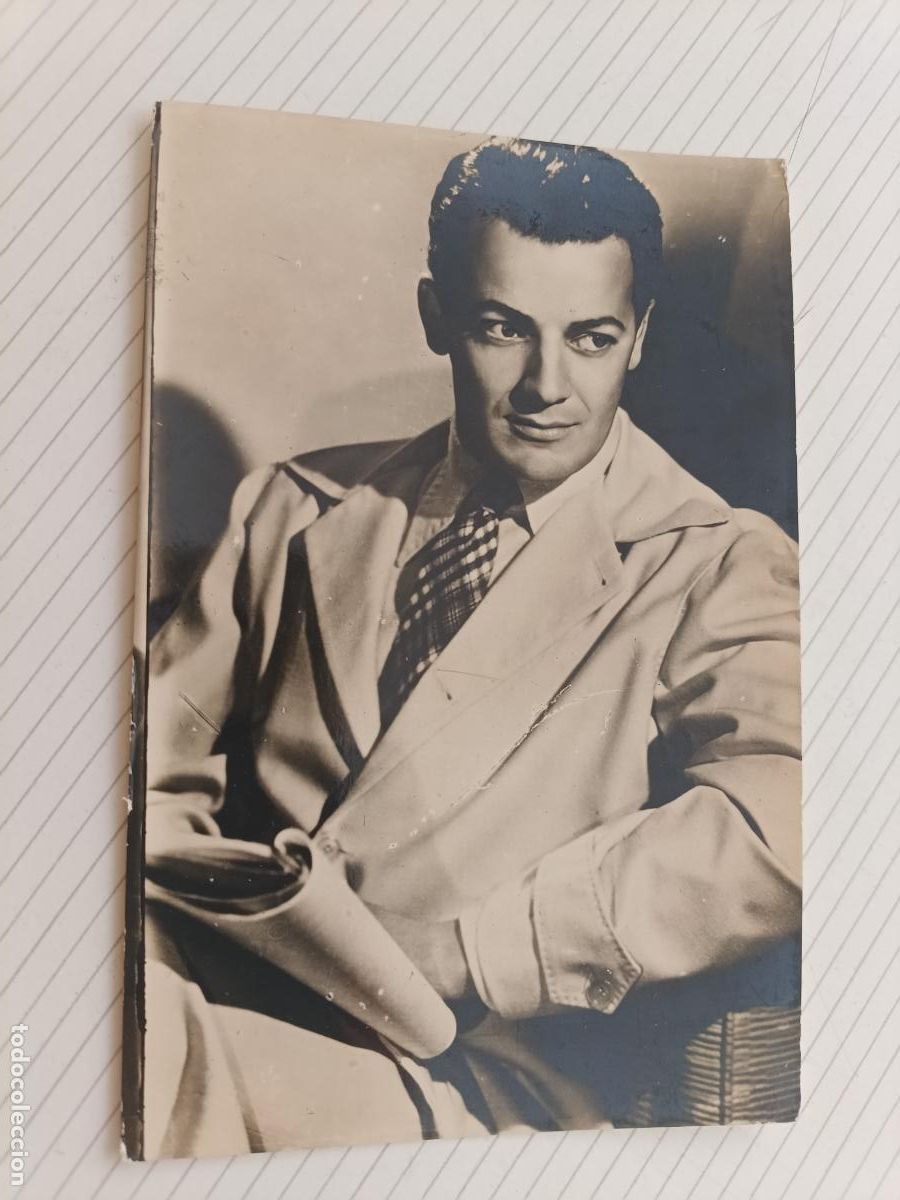 Cine: Cornel Wilde. Postal de cine de la &eacute;poca