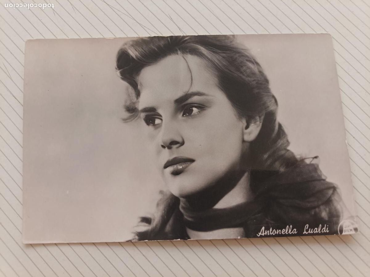 Cine: Antonella Lualdi. Postal original de cine de la &eacute;poca