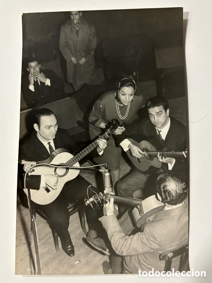 Cine: Foto original de Lola Flores y Antonio Gonz&aacute;lez el pescailla ensayando con Guitarristas M