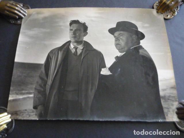 Cine: JUAN DE LANDA CON FERNANDO FERNAN GOMEZ ACTORES ANTIGUA FOTOGRAFIA ORIGINAL 18 X 24 CM