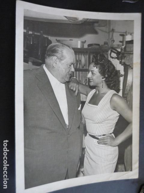 Cine: JUAN DE LANDA ACTOR CON LOLA FLORES ANTIGUA FOTOGRAFIA ORIGINAL AYG&Uuml;ES FOTOGRAFO 18 X 24 CM