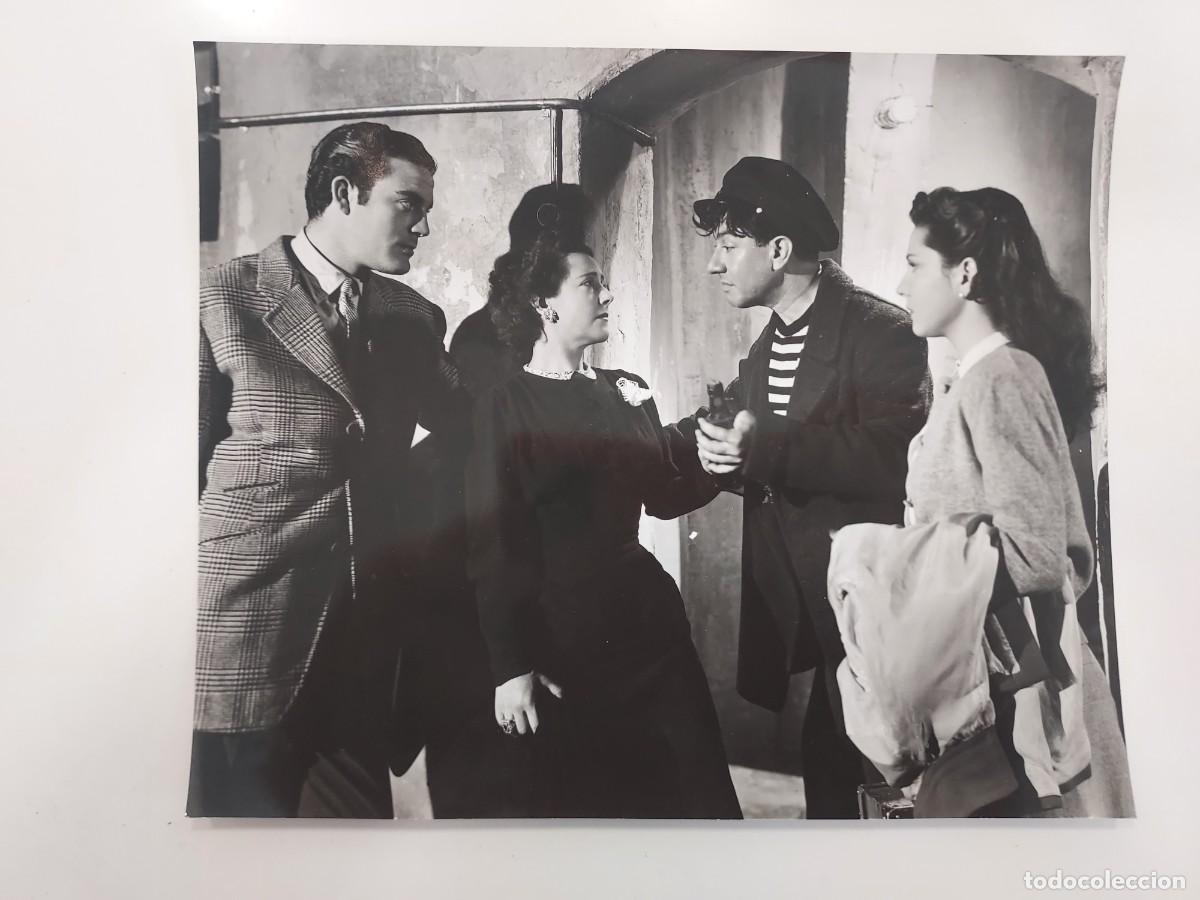 Cine: ESCENA PELICULA EL SOTANO (JAIME DE MAYORA 1949). FOTOGRAFO MIGUEL GUZMAN. 19 X 15 CM. 2