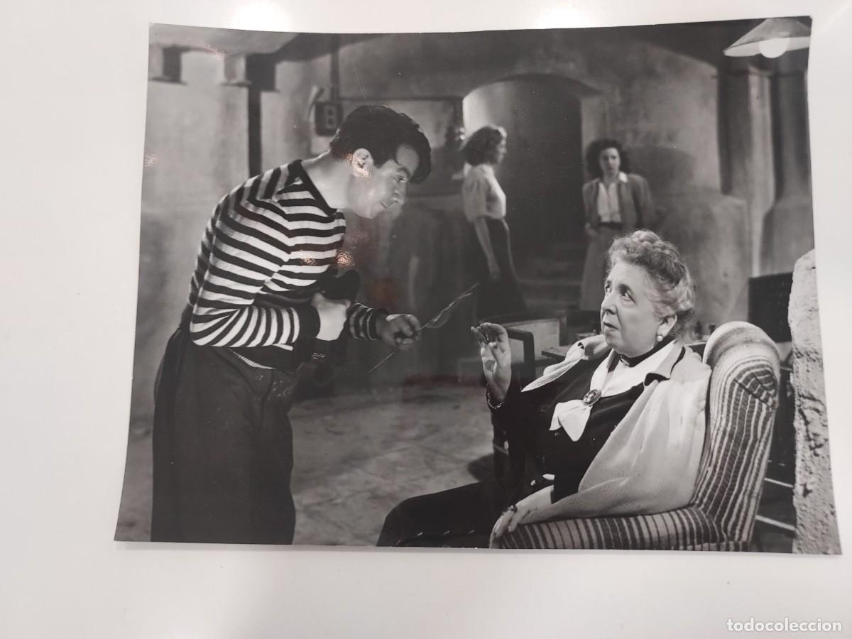 Cine: MARIA BRU ESCENA PELICULA EL SOTANO (JAIME DE MAYORA 1949). FOTO IBA&Ntilde;EZ. 21 X 16