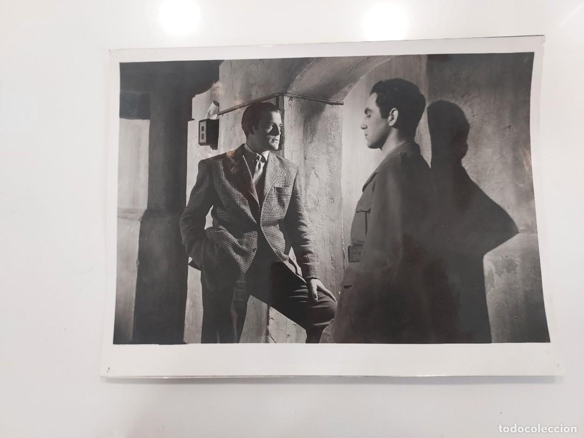 Cine: ACTOR EDUARDO FAJARDO ESCENA PELICULA EL SOTANO (JAIME DE MAYORA 1949). 24 X 18. MIGUEL GUZMAN