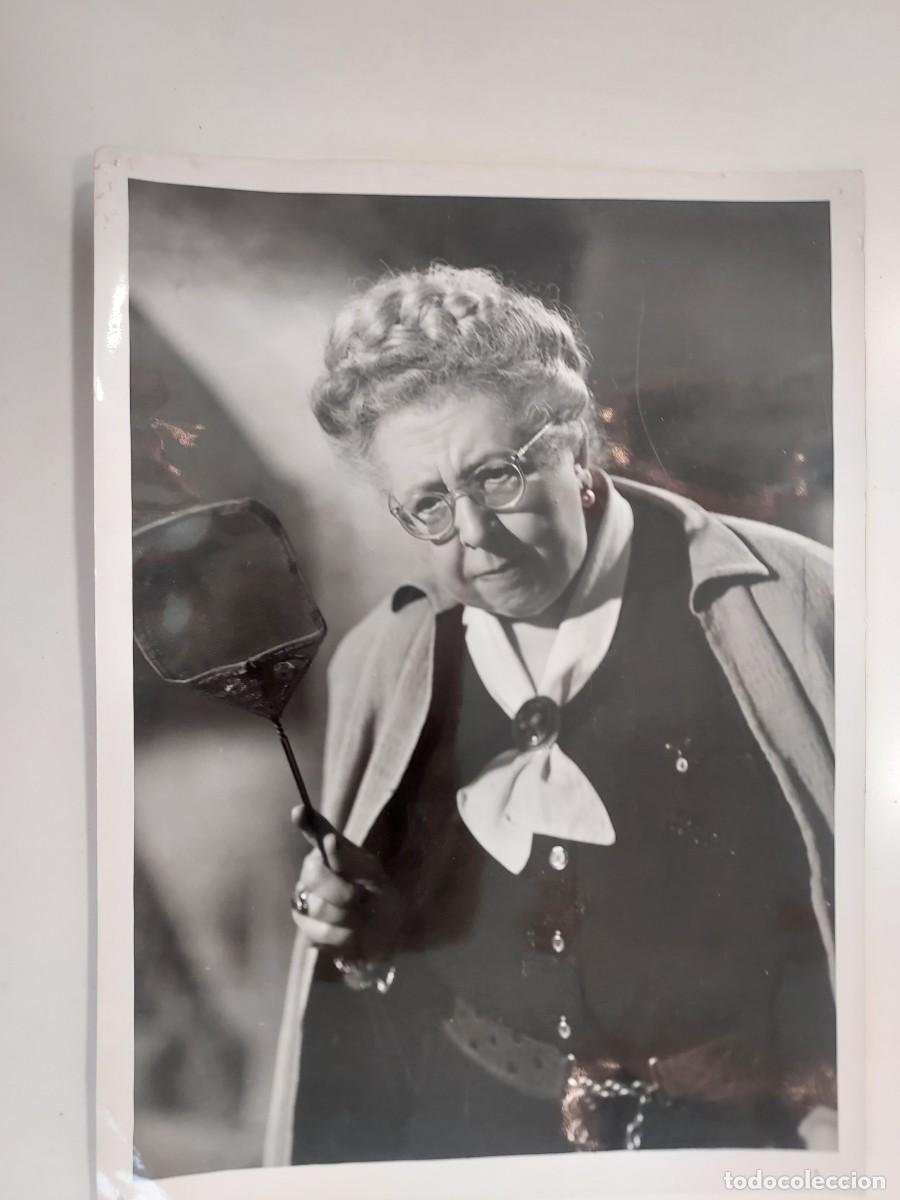 Cine: ACTRIZ MARIA BRU ESCENA PELICULA EL SOTANO (JAIME DE MAYORA 1949). 24 X 18. FOTO IBA&Ntilde;EZ