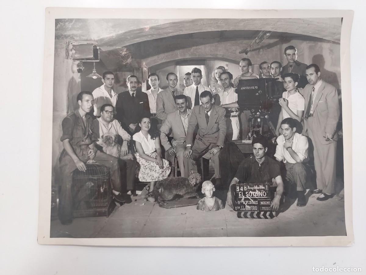 Cine: EQUIPO RODAJE CLAQUETA PELICULA EL SOTANO (JAIME DE MAYORA 1949). 24 X 18. FOTO IBA&Ntilde;EZ