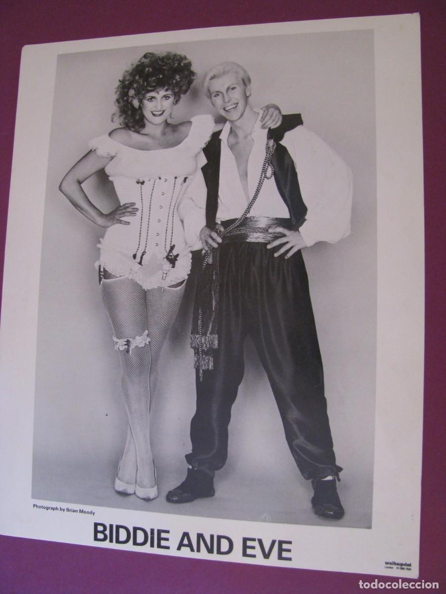 Cine: LAMINA PROMOCIONAL. BIDDIE AND EVE CABARET BLITZ CLUB NEW ROMANTICS 25X20 CM WALKERPRINT.