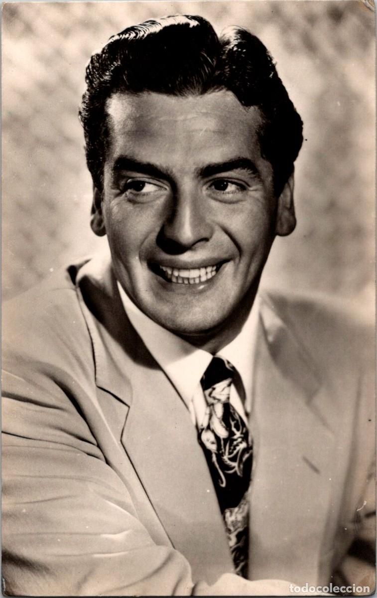 Cine: Victor Mature - Sin ning&uacute;n dato - 138x88mm