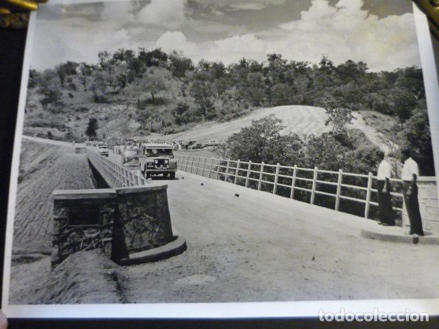 Cine: TANZANIA INAUGURACION NUEVO PUENTE ANTIGUA FOTOGRAFIA 17 X 21 CM