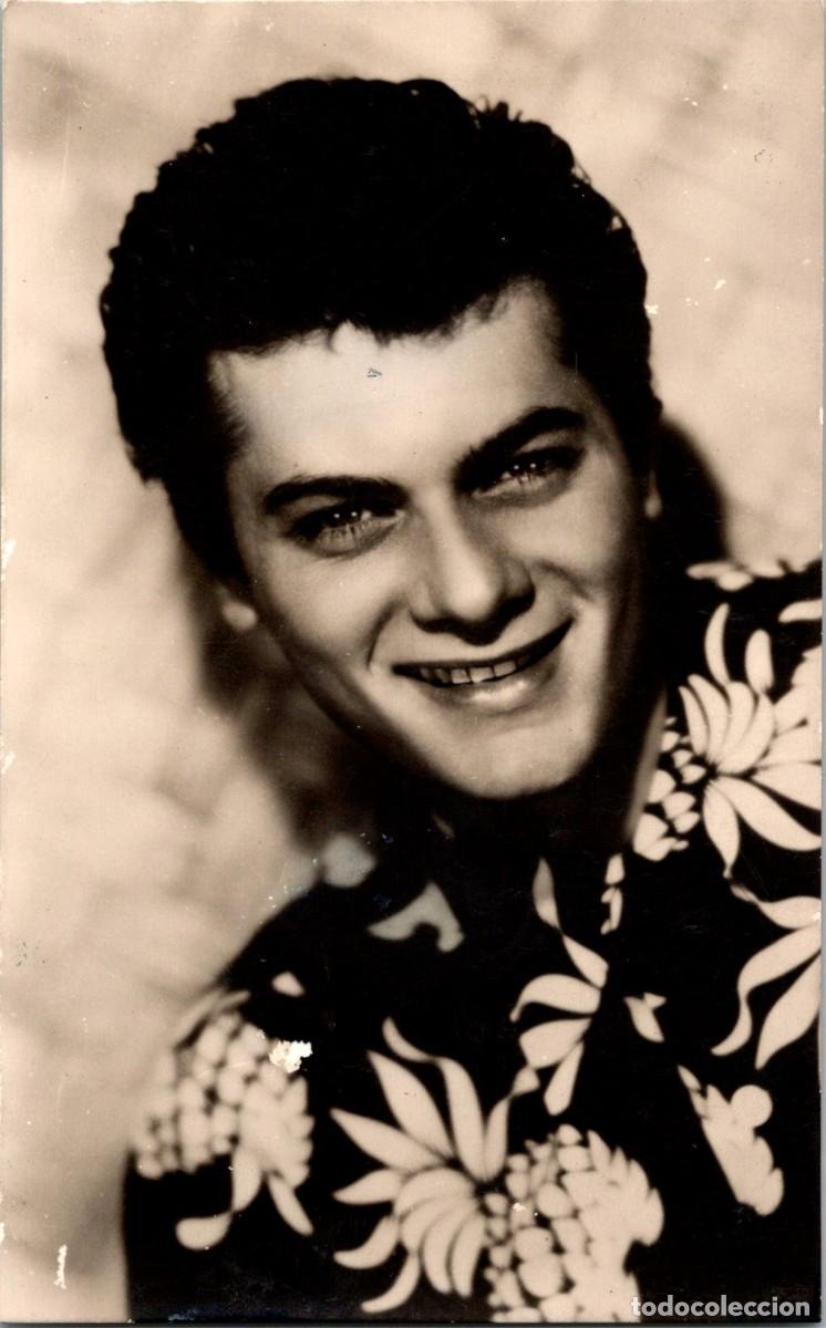 Cine: Tony Curtis - Kores - Obsequio Carboplan - 138x86mm - Camisa Tropical