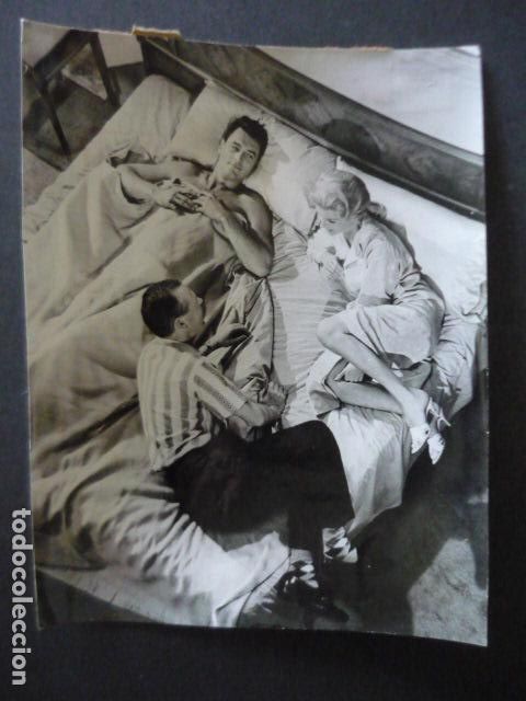 Cine: ROCK HUDSON ACTOR Y MARY PEACH ANTIGUA FOTOGRAFIA 12 X 16 CM