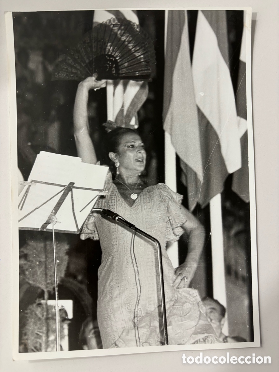 Cine: Foto de Lola Flores en la plaza de toros de Jerez de la Frontera M