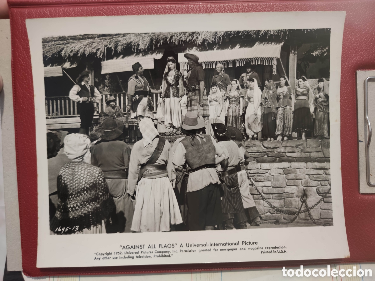 Cinema: Foto - Against All Flags - La isla de los corsarios - Original de distribuidora